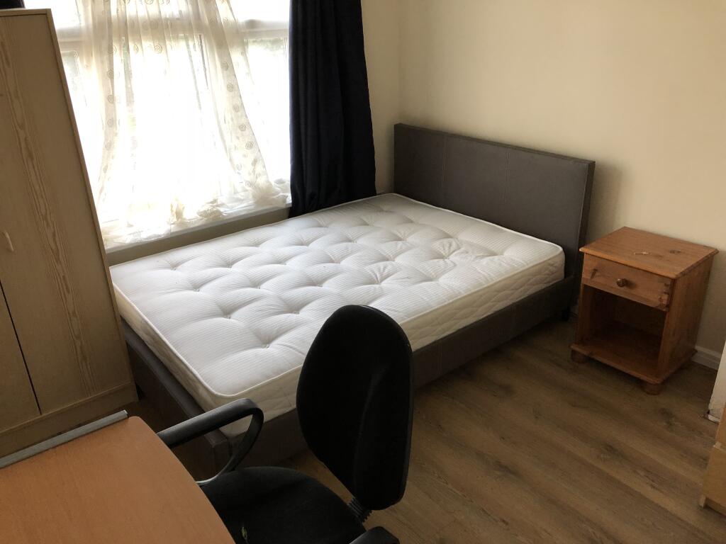 Additional image 5 of Harborne Lane Birmingham, B17