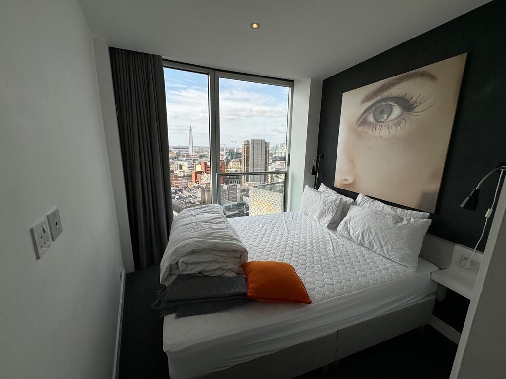 Additional image 4 of **Available Now**19TH FLOOR ROTUNDA 2 BED 2BATH