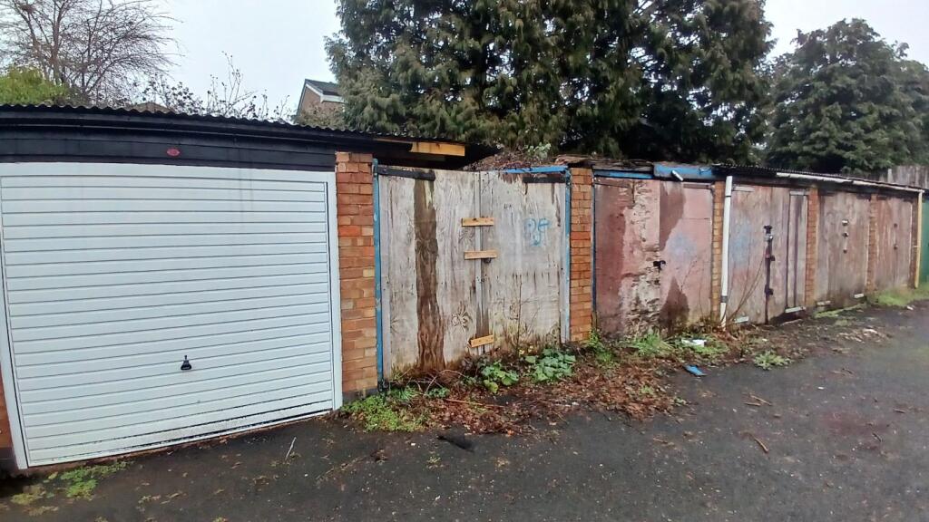 Additional image 4 of Garage at 19 Mayberry Close, Birmingham, West Midlands, B14 4PX