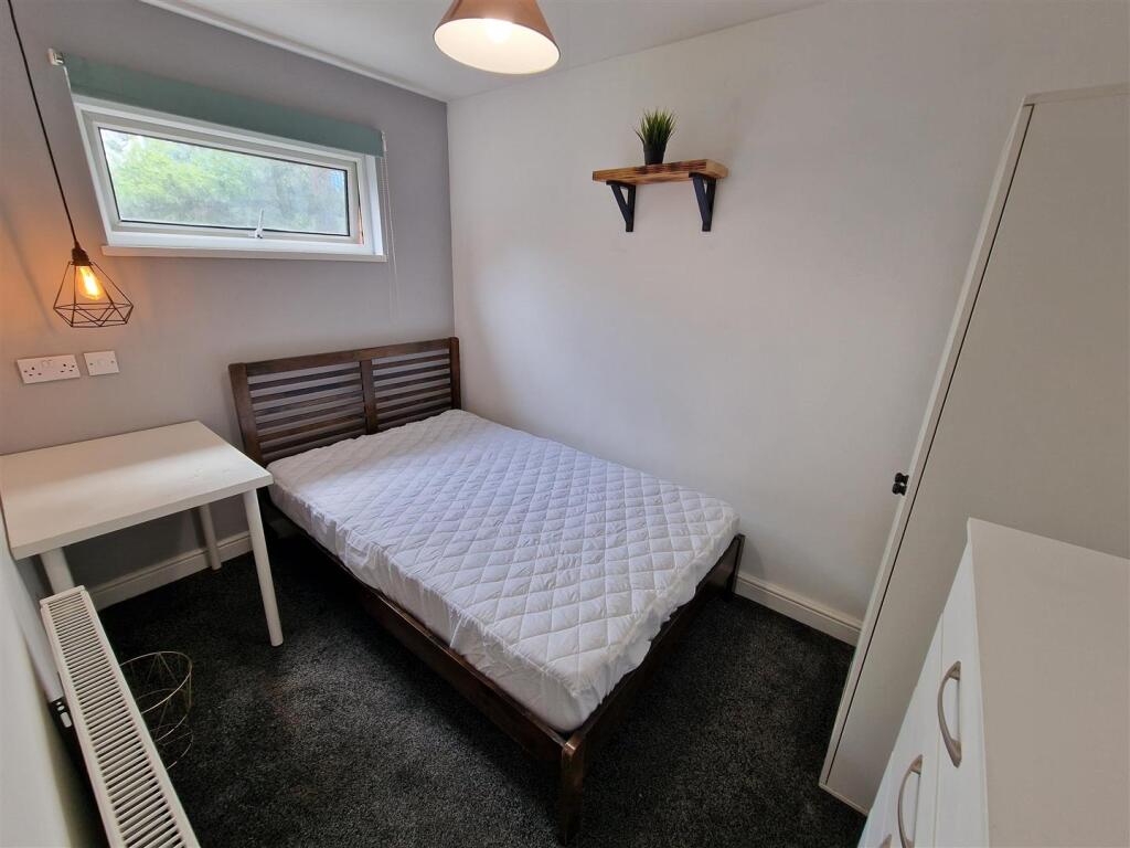 Moss House Close, Birmingham, B15