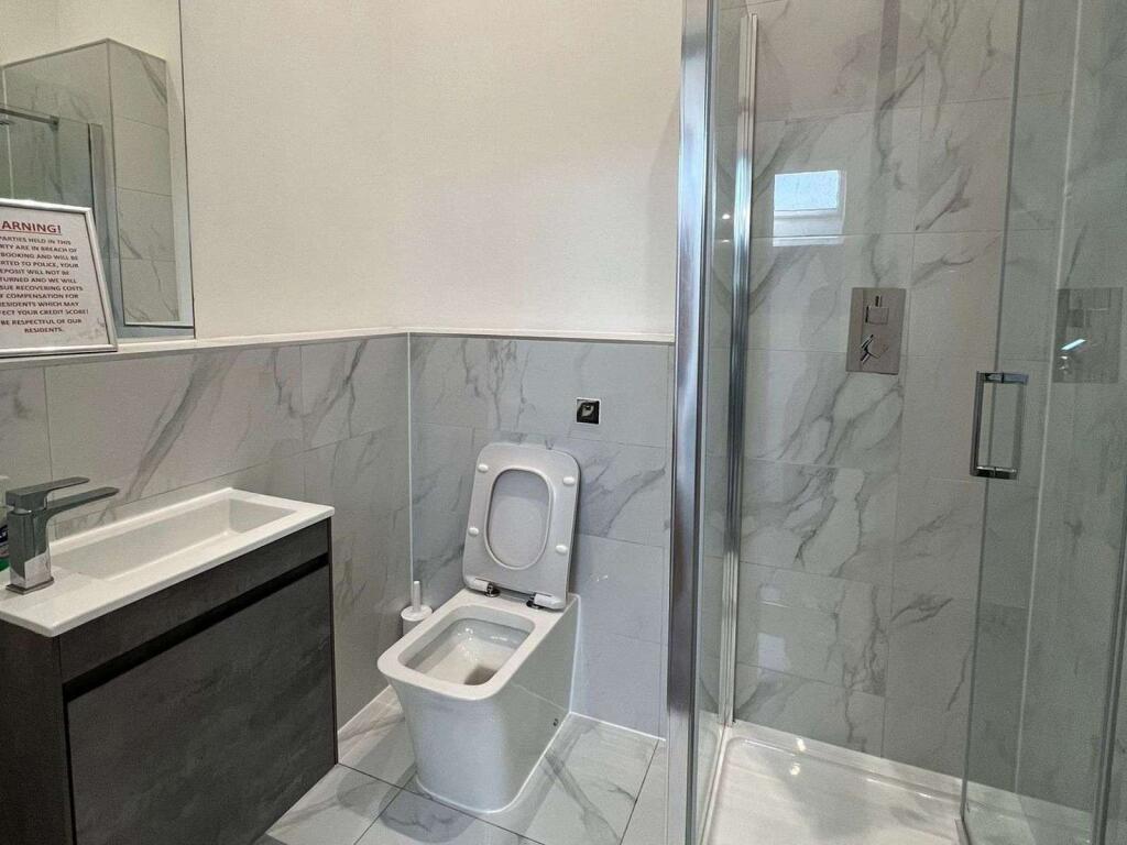 Additional image 3 of Bond Street