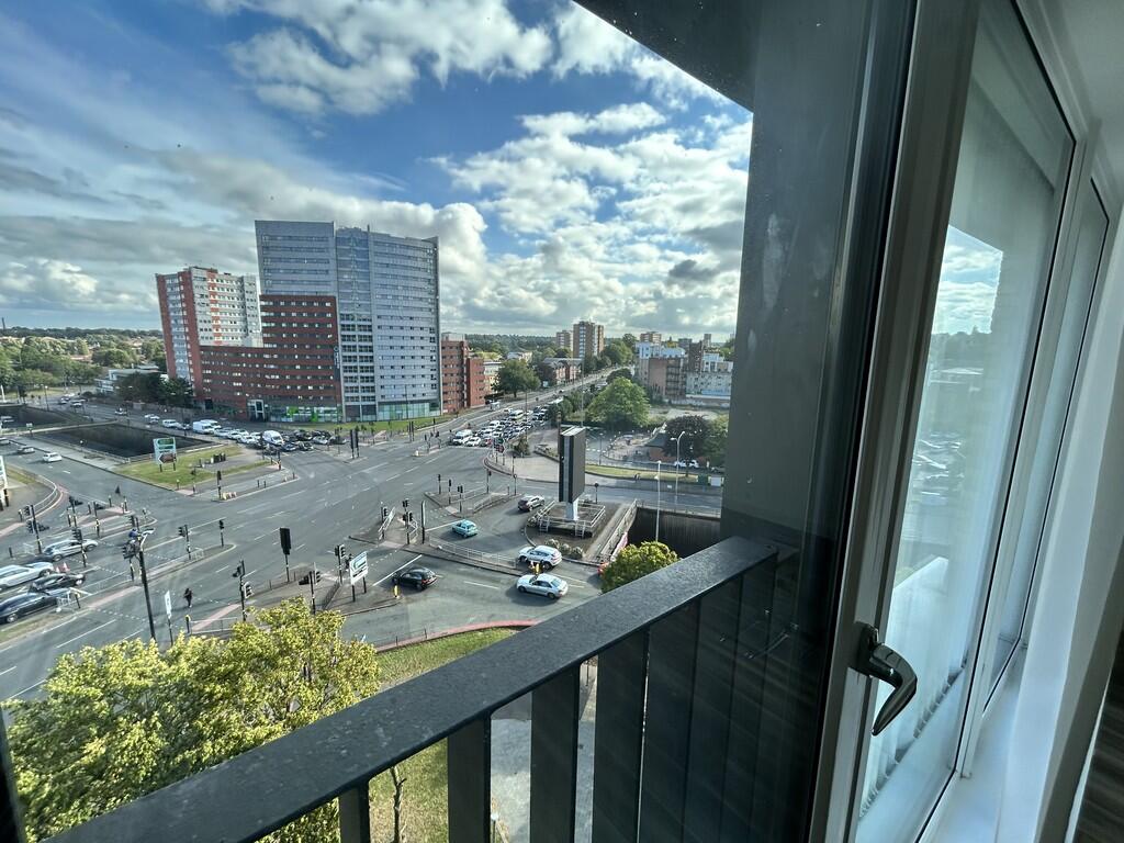 Additional image 4 of Lincoln Apartments, 3 Lexington Gardens