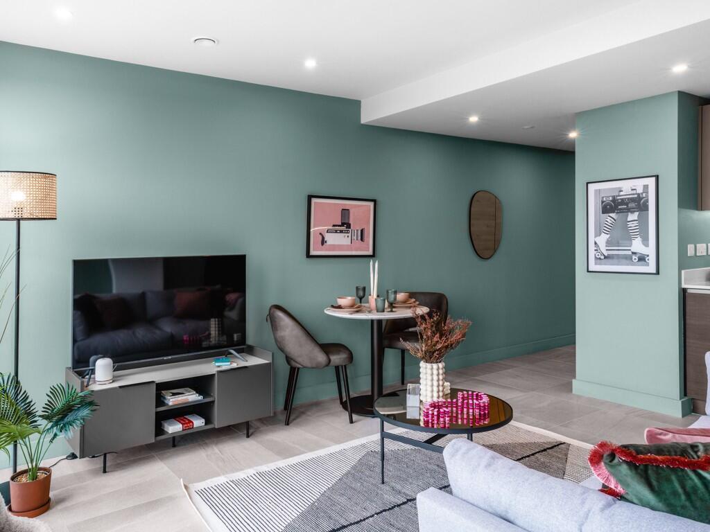 Broad Street, Birmingham, B15