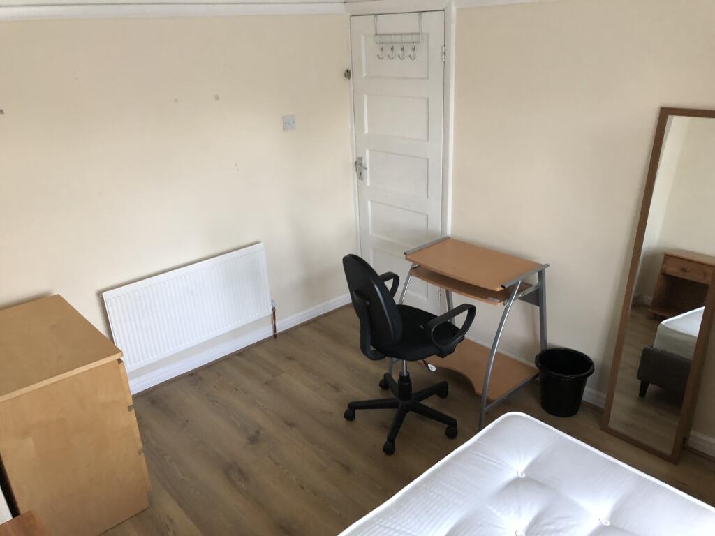 Additional image 6 of Harborne Lane Birmingham, B17