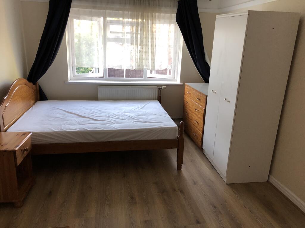 Additional image 7 of Harborne Lane Birmingham, B17