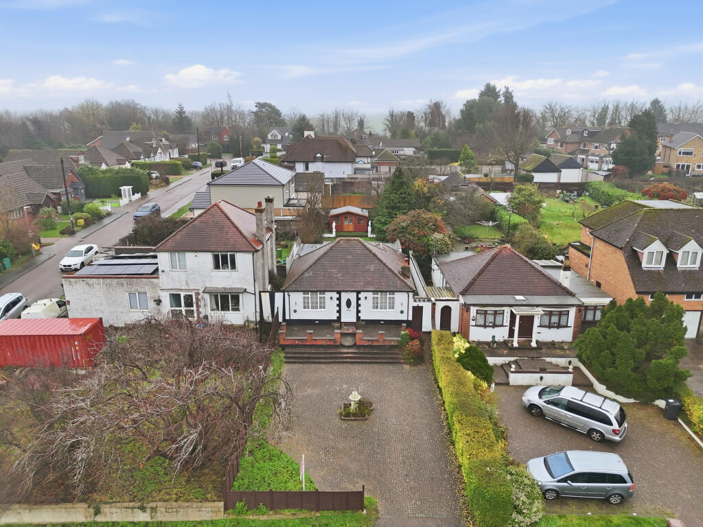 Additional image 23 of Mount Drive, Park Street, St. Albans