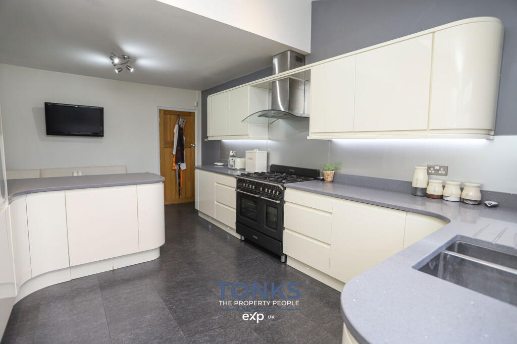 Additional image 11 of Carol Crescent, Halesowen, B63 3RP