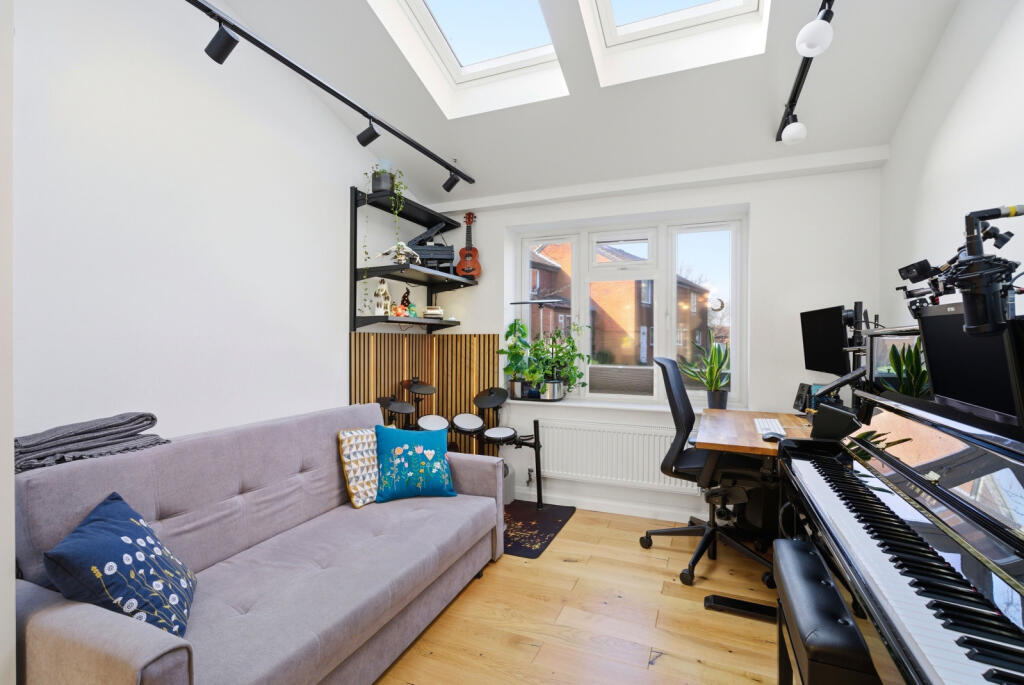 Additional image 9 of Craiglands, St. Albans, Hertfordshire, AL4