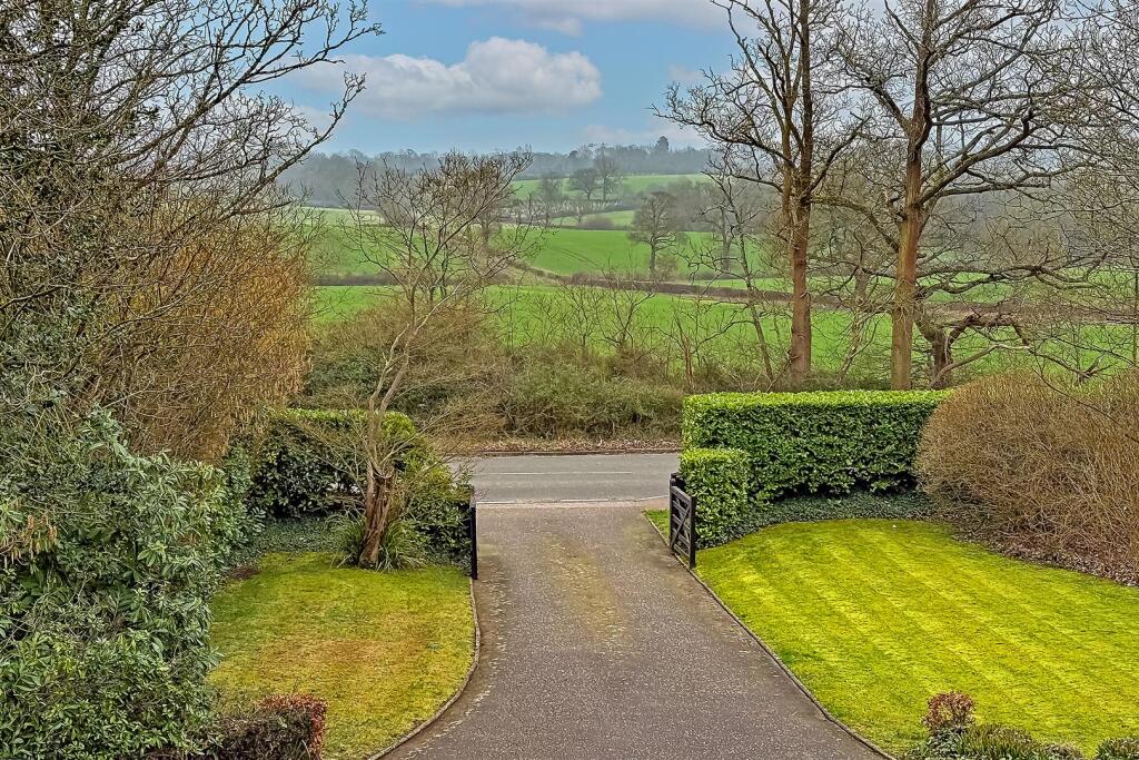 Additional image 43 of Kentish Lane, Brookmans Park