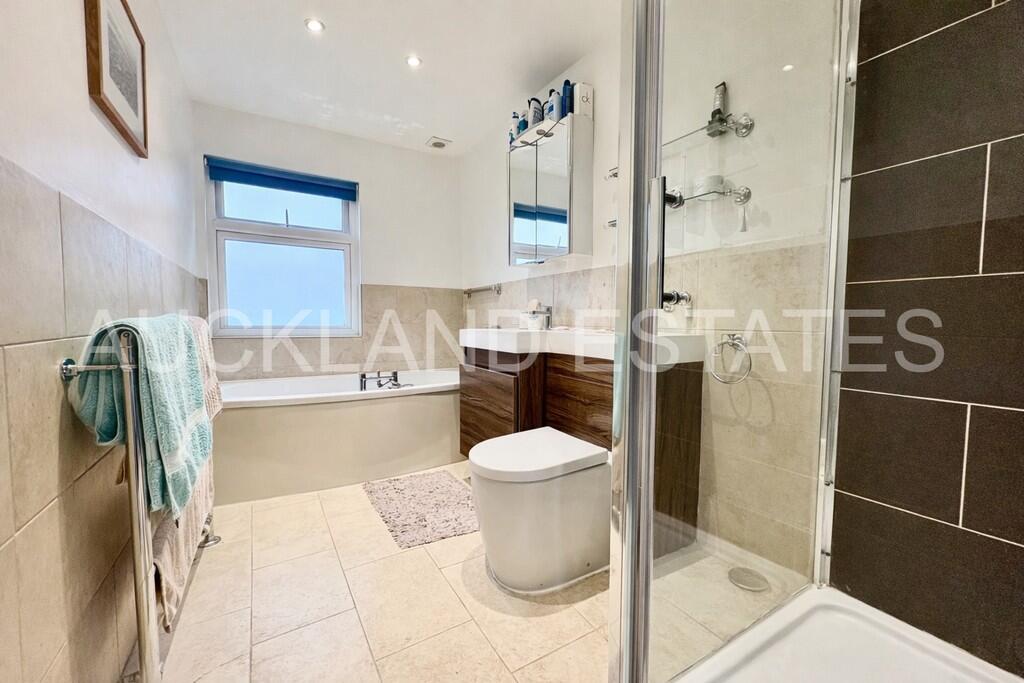 Additional image 12 of Swanland Road, Brookmans Park