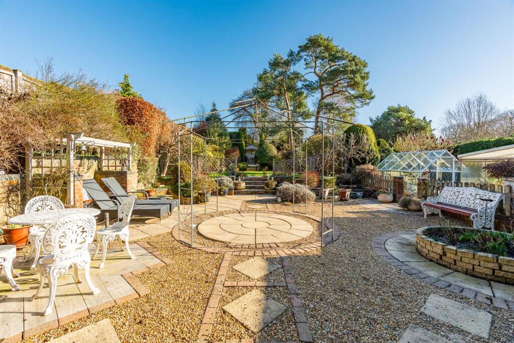 Additional image 25 of Canonsfield Road, Welwyn