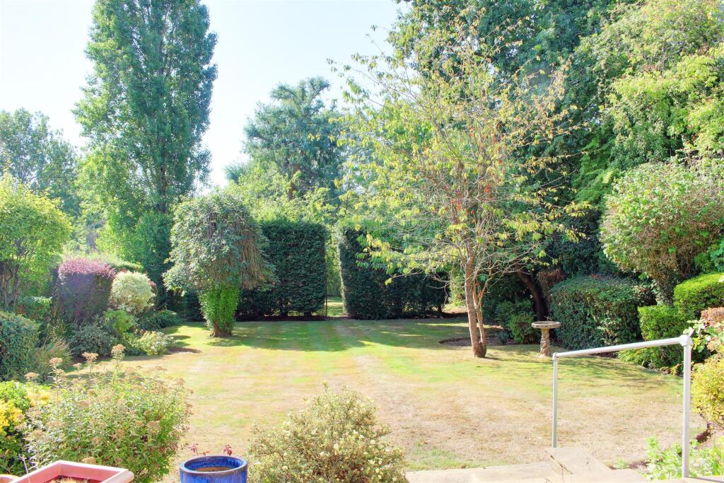 Additional image 19 of Moffats Lane, Brookmans Park