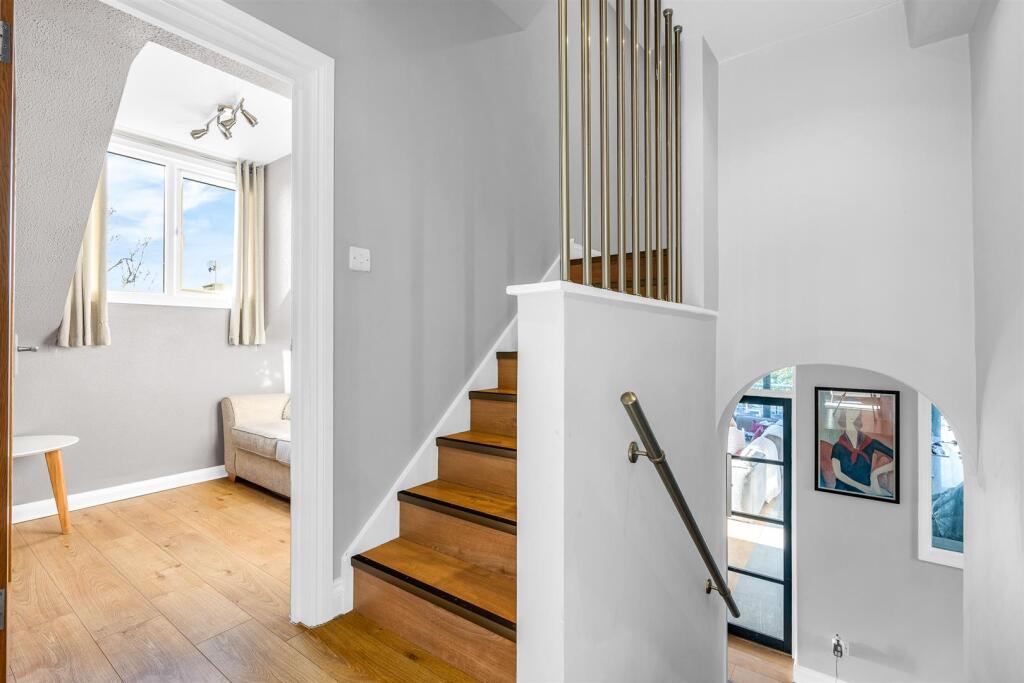 Additional image 4 of Canonsfield Road, Welwyn