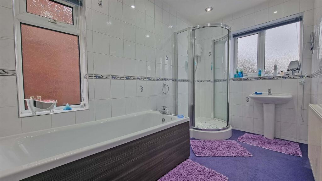 Additional image 11 of Douglas Road, Hollywood