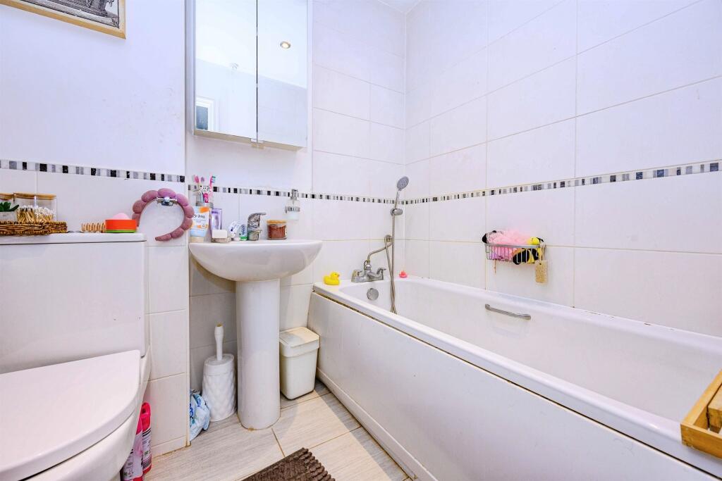 Additional image 7 of Old School Drive, Wheathampstead, St. Albans