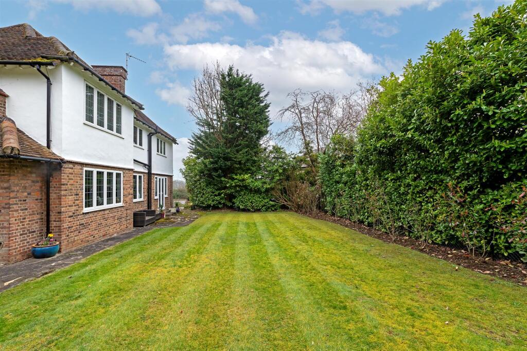 Additional image 33 of Kentish Lane, Brookmans Park