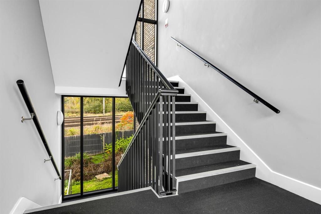 Additional image 15 of Green Close, Brookmans Park, Hatfield