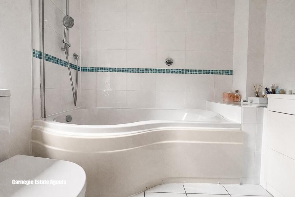 Additional image 6 of Harmer Green Lane, Welwyn