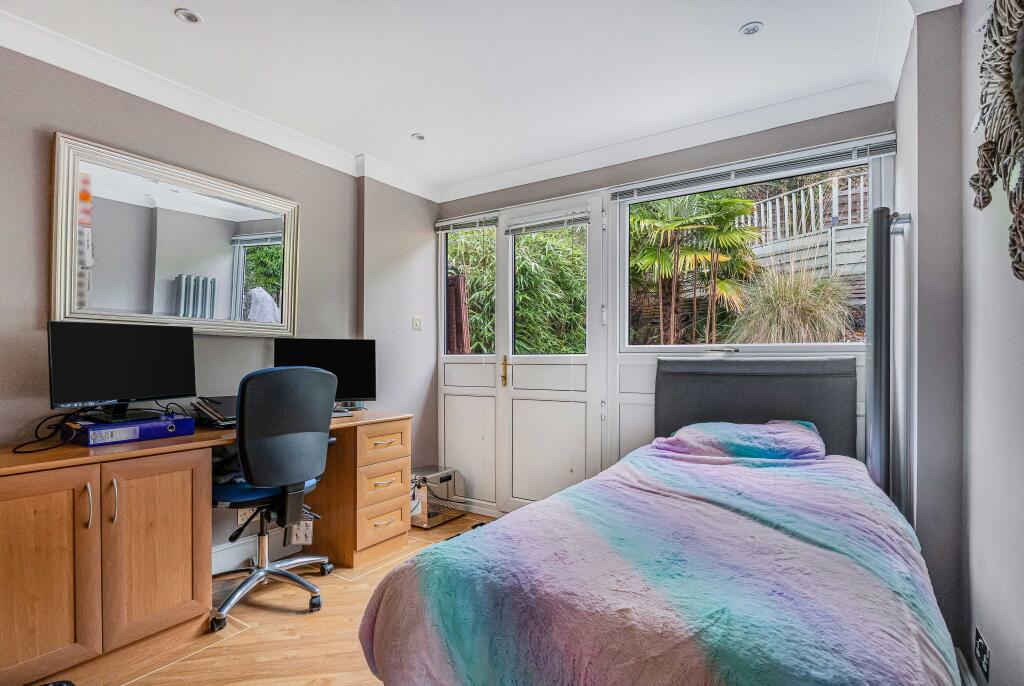 Additional image 15 of Great North Road, Welwyn, AL6