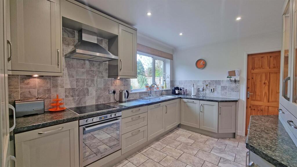 Additional image 4 of Lee Road, Hollywood