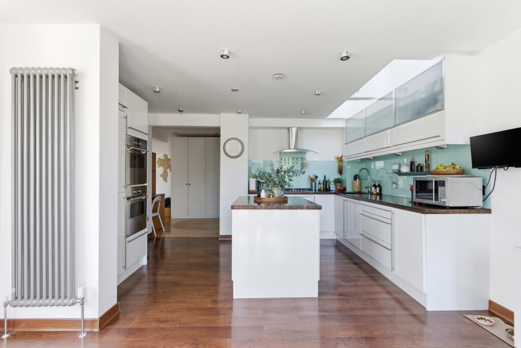 Additional image 8 of Woodland Drive, St. Albans, Hertfordshire, AL4