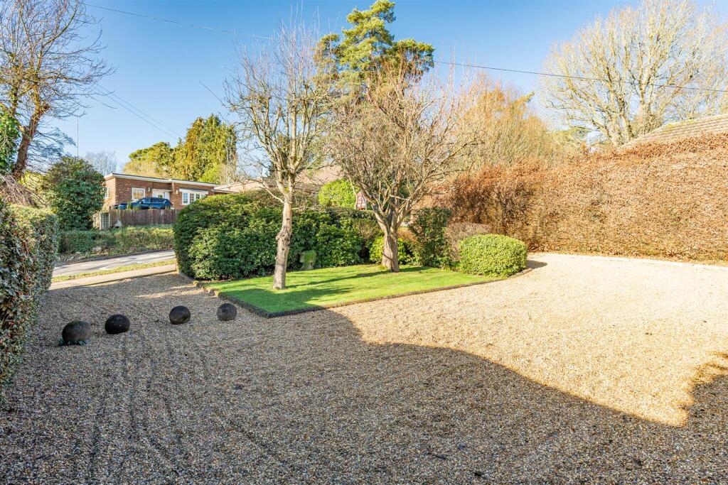 Additional image 34 of Canonsfield Road, Welwyn