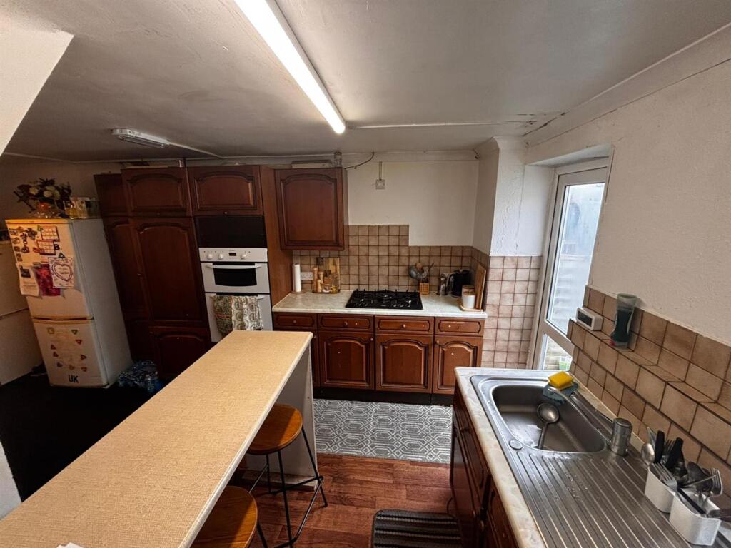 Additional image 7 of Robins Way, Hatfield