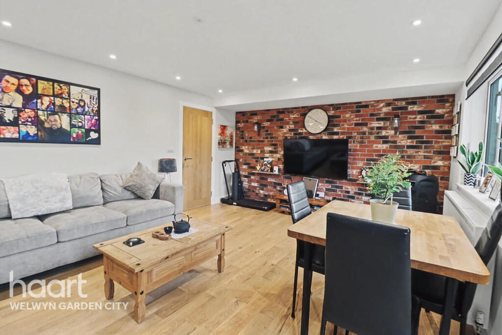 Additional image 5 of Deerswood Avenue, Hatfield