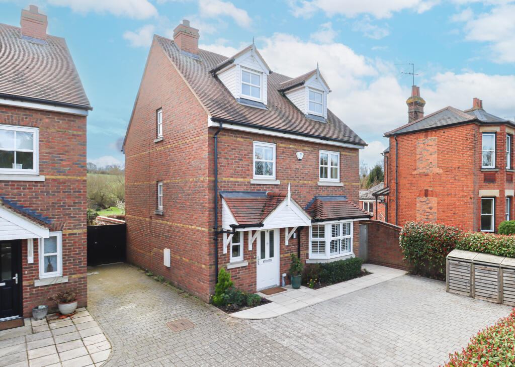 Meadow Vale, Wheathampstead, St. Albans, AL4