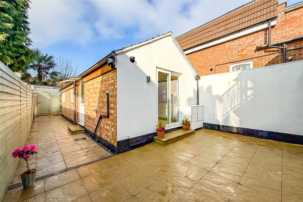 Hatfield Road, St. Albans, Hertfordshire, AL1