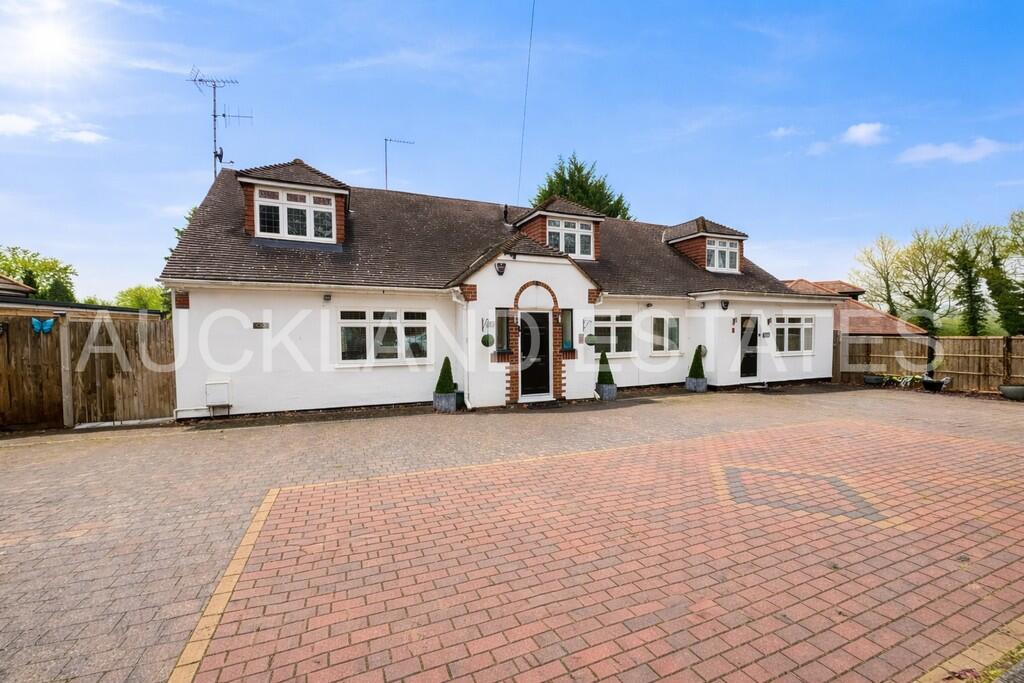 Swanland Road, Brookmans Park