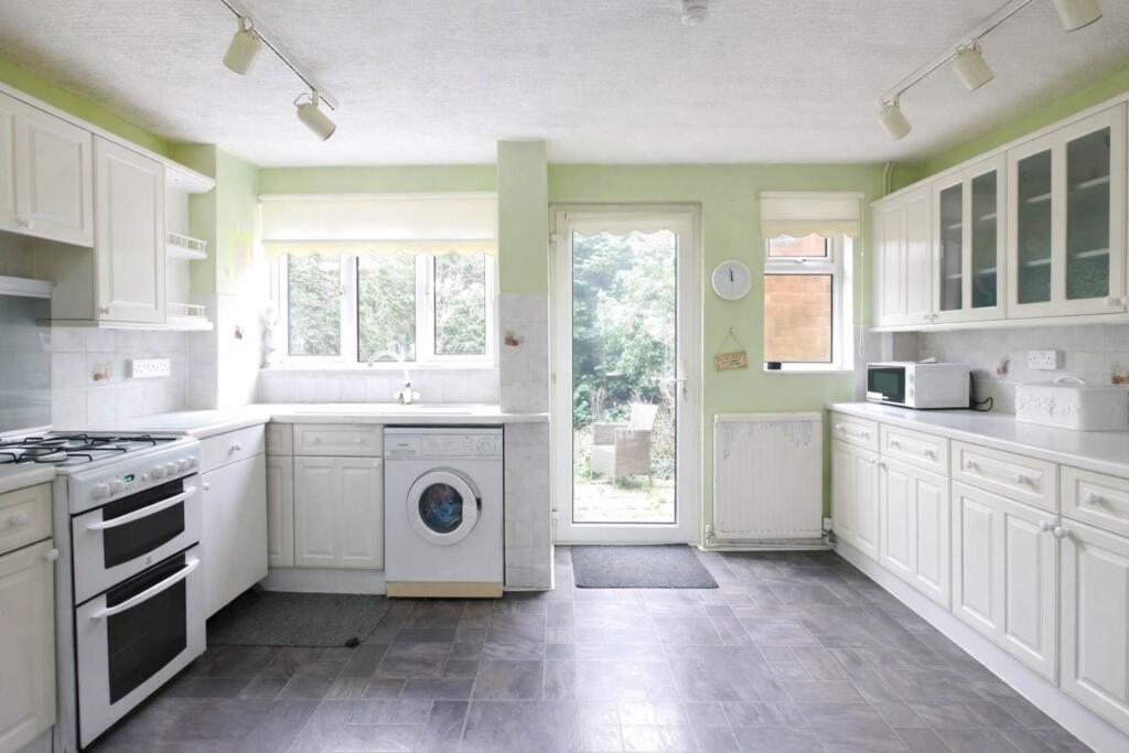 Additional image 17 of Knolles Crescent, Welham Green