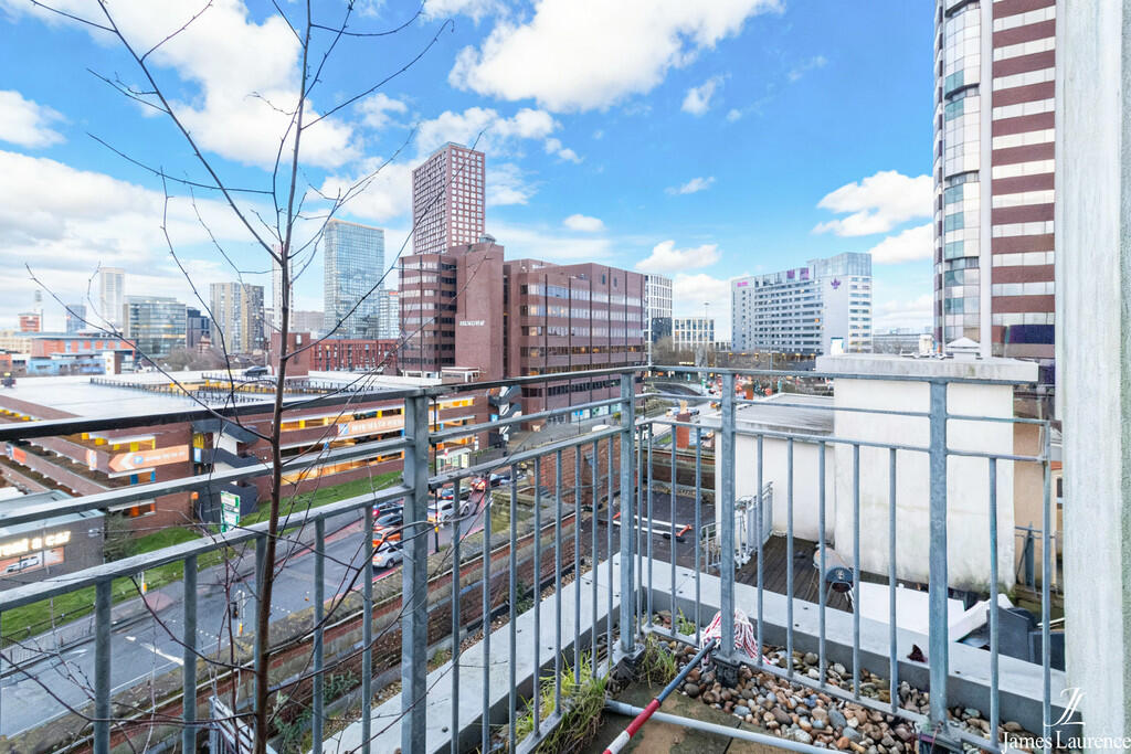 Additional image 12 of The Green Apartments, Broadway Plaza, B16