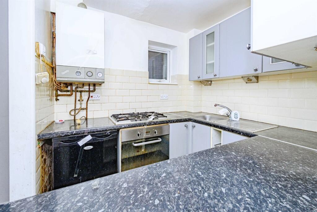 Additional image 3 of Far End, Hatfield