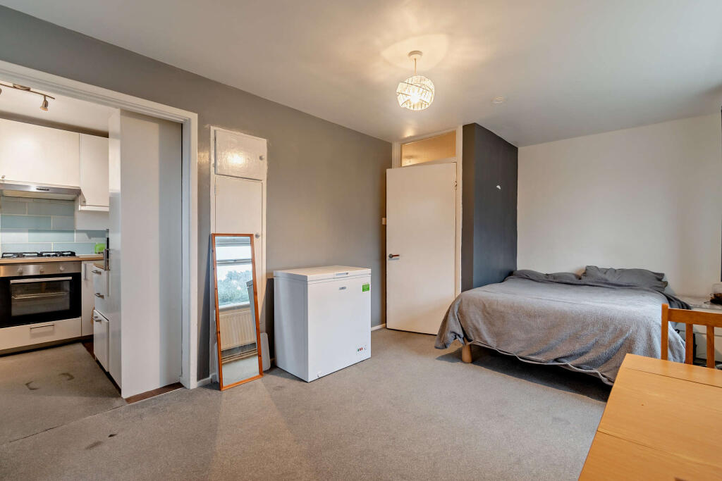 Additional image 5 of Hollybush House, Hollybush Lane, Hertfordshire, AL7