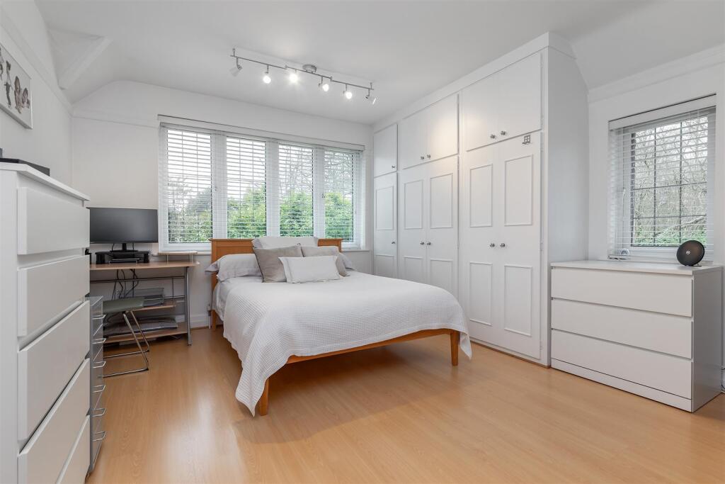 Additional image 26 of Kentish Lane, Brookmans Park