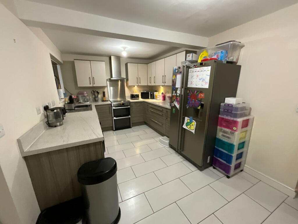 Additional image 3 of HALESOWEN, Abberley Close