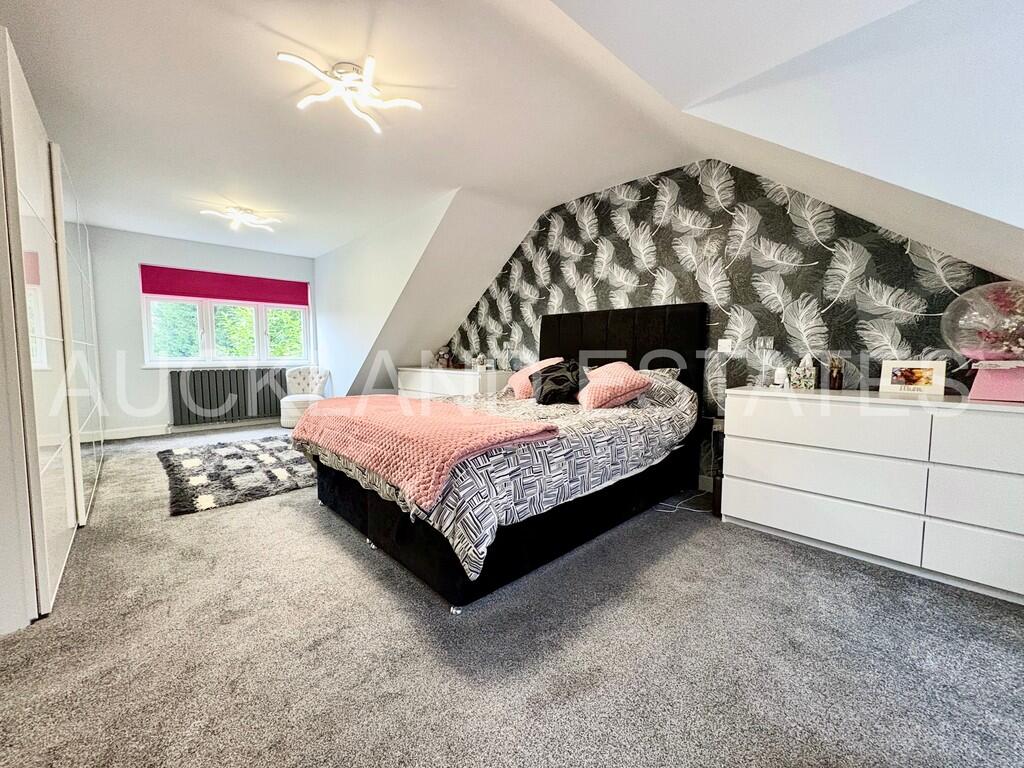 Additional image 8 of Swanland Road, Brookmans Park