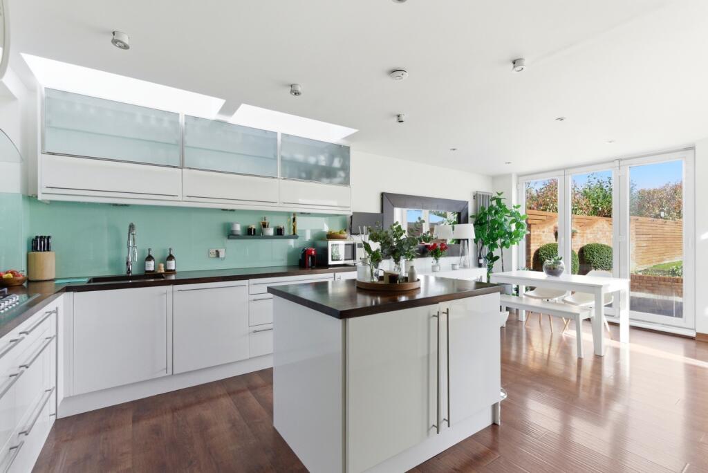 Additional image 10 of Woodland Drive, St. Albans, Hertfordshire, AL4