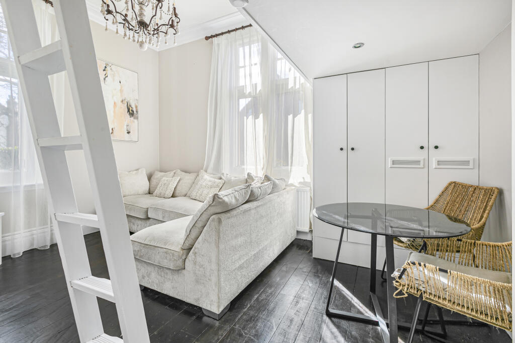 Additional image 3 of Akrill House, Hollybush Lane, Harpenden, Hertfordshire