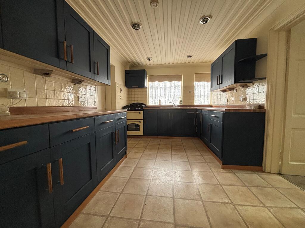 Additional image 4 of Roe Green Close, HATFIELD