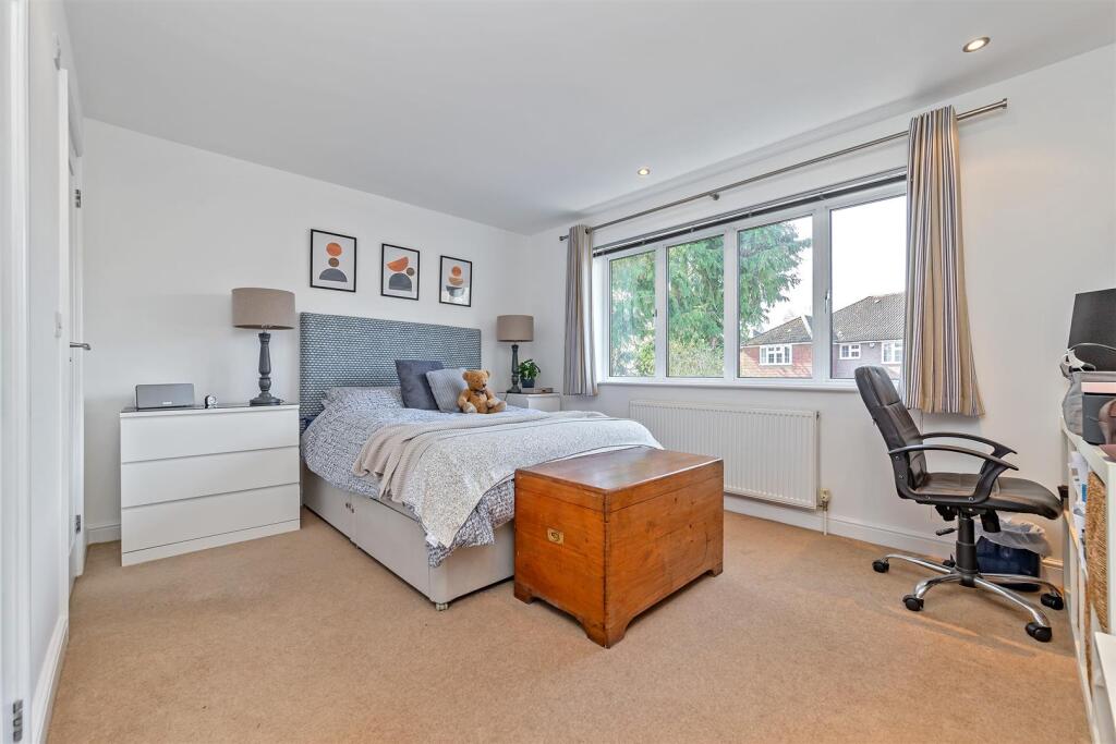 Additional image 20 of Sunderland Avenue, St. Albans