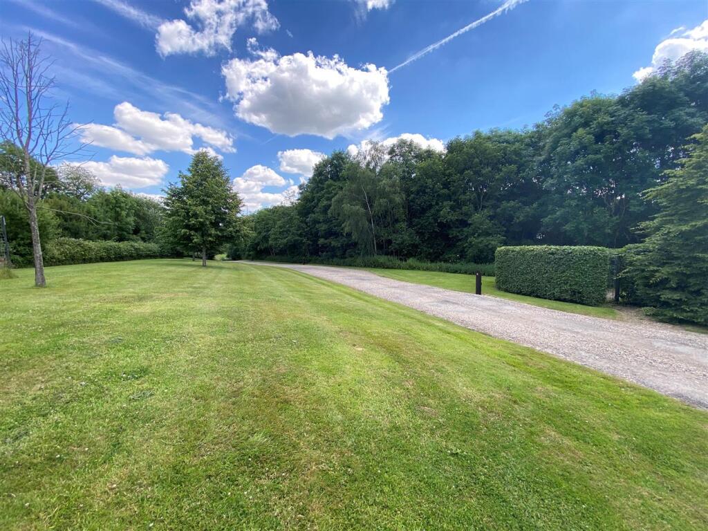 Additional image 19 of Lower Woodside Farm, Westfield, Brookmans Park