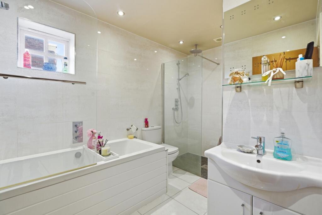 Additional image 9 of Buckwood Road, Markyate, St. Albans, Hertfordshire, AL3