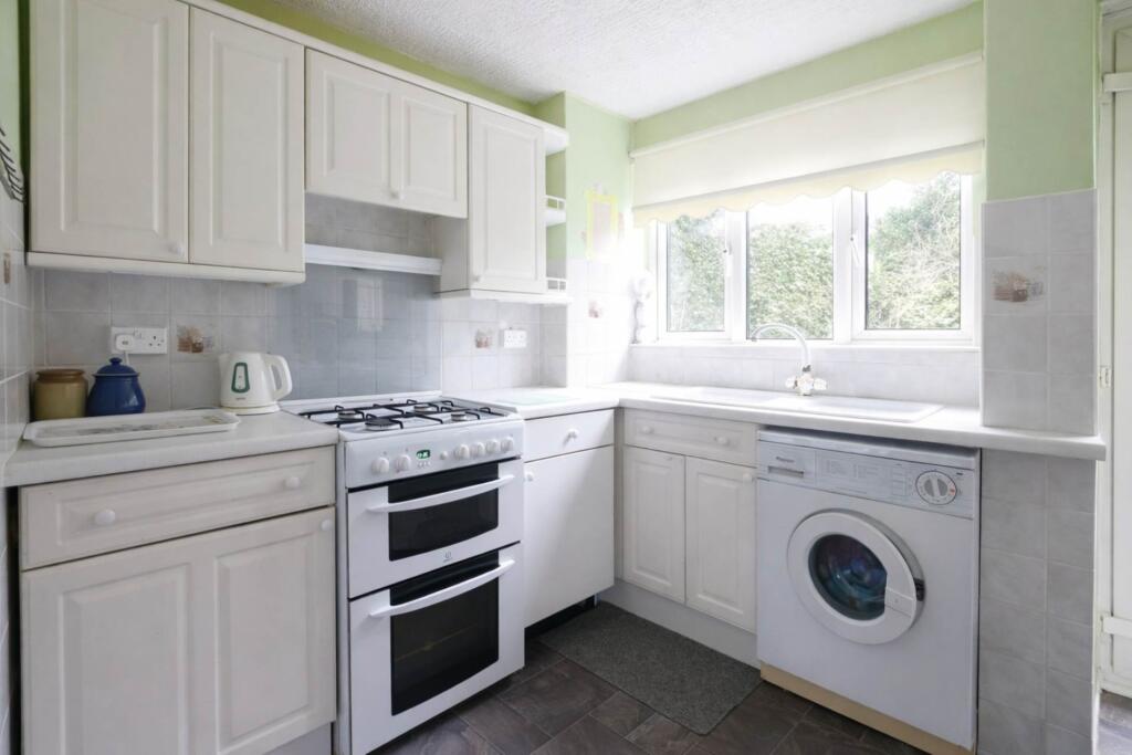 Additional image 11 of Knolles Crescent, Welham Green