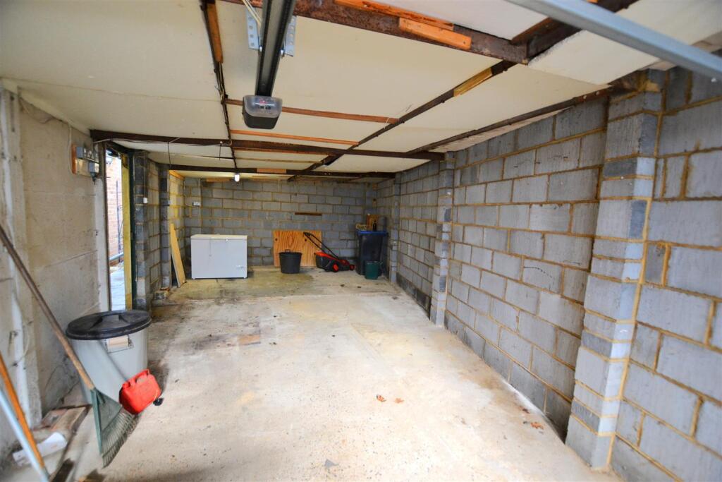 Additional image 32 of Selwyn Crescent, Ellenbrook