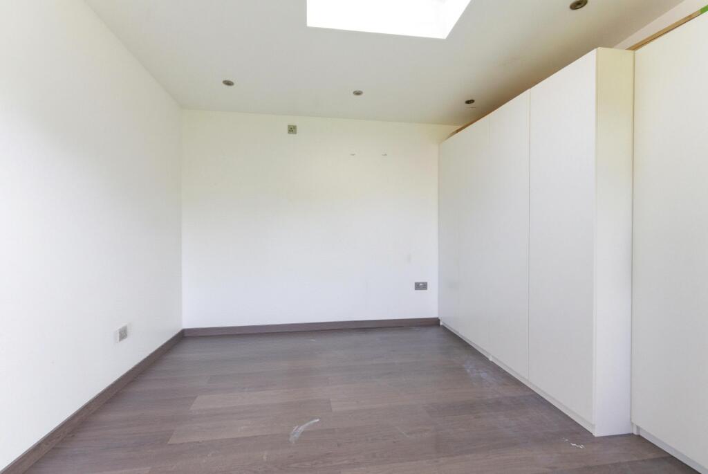 Additional image 23 of Woodland Drive, St. Albans, Hertfordshire, AL4