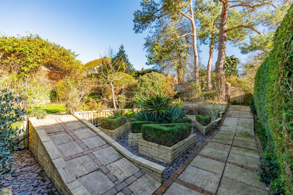 Additional image 31 of Canonsfield Road, Welwyn