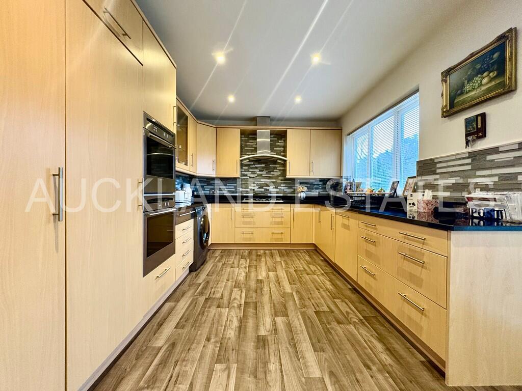 Additional image 19 of Swanland Road, Brookmans Park