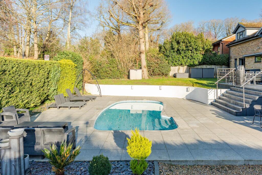 Additional image 35 of Canonsfield Road, Welwyn